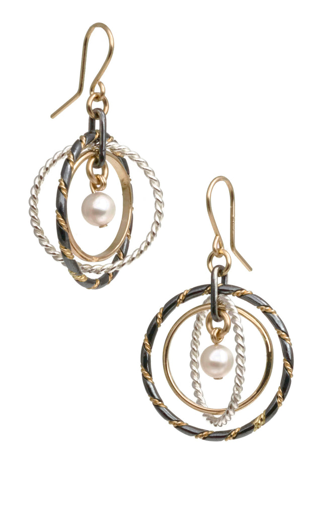 Fra Angelico Earring, mixed with white pearl - E91mW